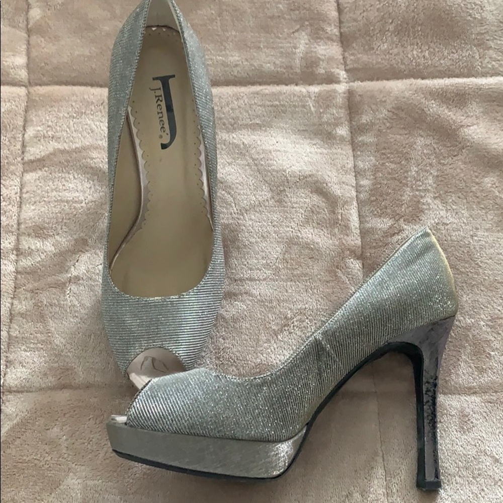 Peep toe metallic platform stilettos